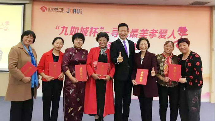 谁说久病床前无孝子，她们的故事让你泪崩...