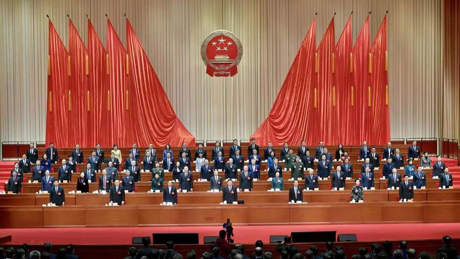 省十三届人大二次会议胜利闭幕